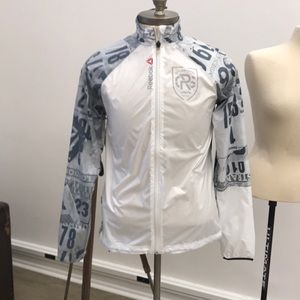 Reebok new men’s SM city run London wind jacket